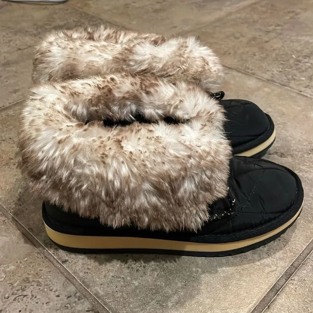 Time & Tru Black Thinsulate Faux Fur Quilted Boots Womens Size 7 Winter